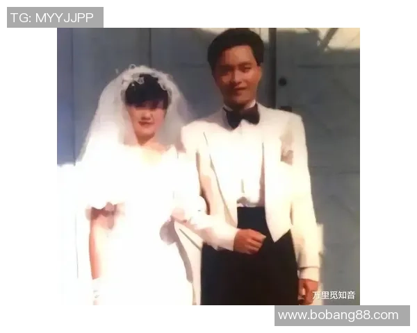 足球明星与美丽女友的浪漫故事揭秘及他们的甜蜜生活瞬间