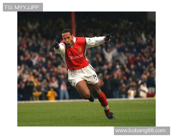 足球传奇亨利的时尚穿搭解析引领潮流风向标