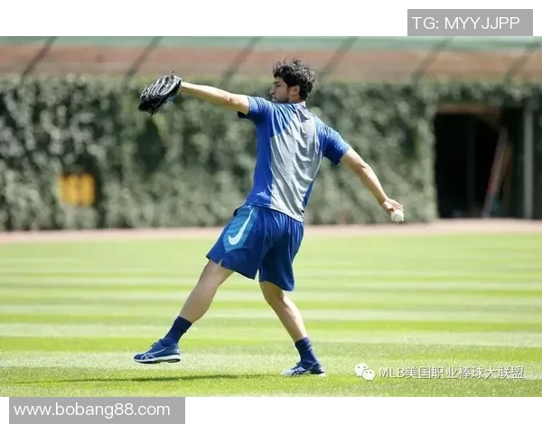 足球场上的魅力风云特别帅气的足球明星引领潮流与青春热血的完美结合