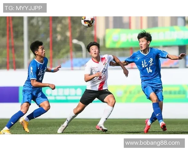 足球战术：北京足球队的包夹体系